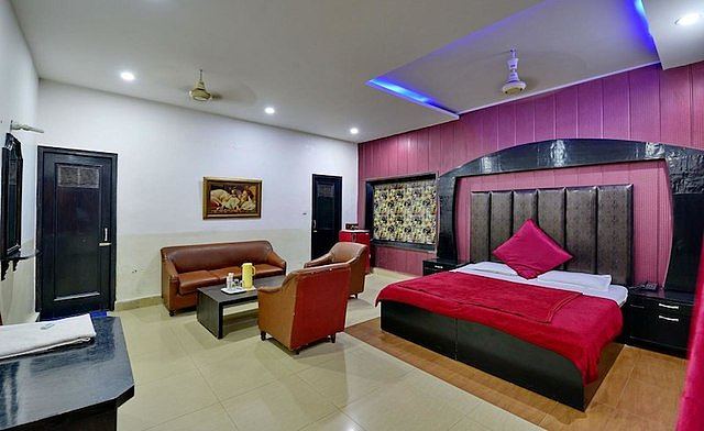 Hotel Shiraz Castle