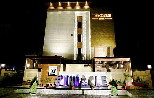 Pinnacle By 1589 Hotels