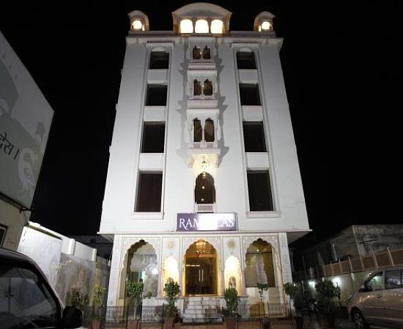 Hotel Golden Ram Vilas