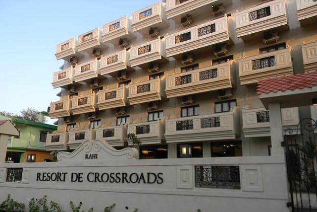 Resort De Crossroads
