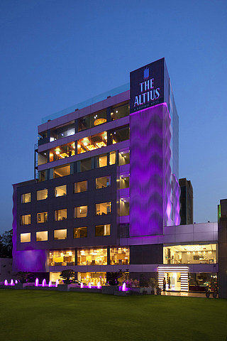 The Altius Boutique Hotel (Kings Cross Sports Bar & Lounge)