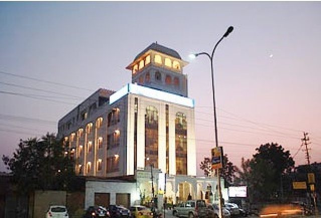 Raghu Mahal Hotel