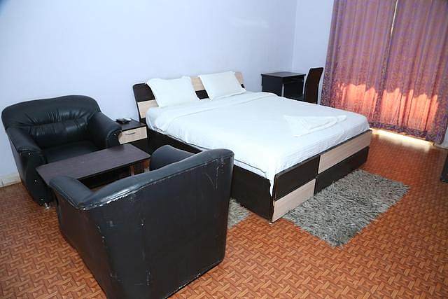 ZRI 24 Hospitality Service Apartment