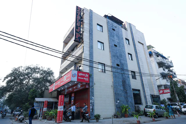 OYO 362 Hotel J P Inn