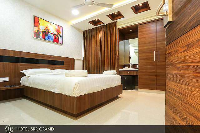 HOTEL SRR GRAND (Vandalur)