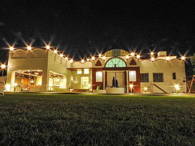 Casa Blanca Resort