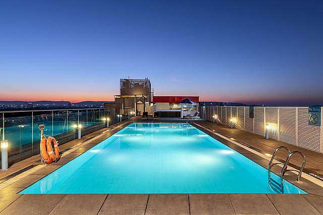 5 BY OYO Metropolitan