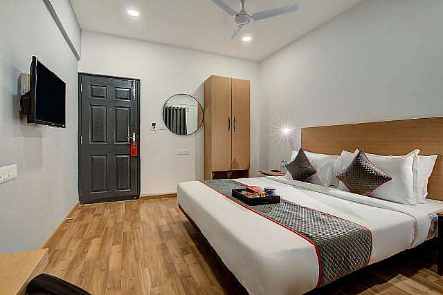 OYO Townhouse 139 Ashiyana Smriti Upvan