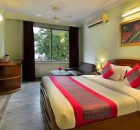 Hotel Pablas International