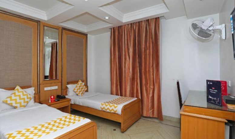  Hotel Aone Rooms - Near Bus stand 
